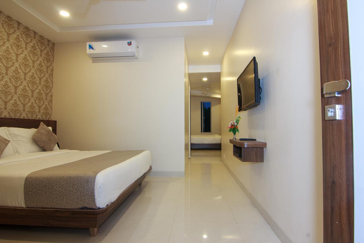 Strand Resort Lonavla Exterior foto