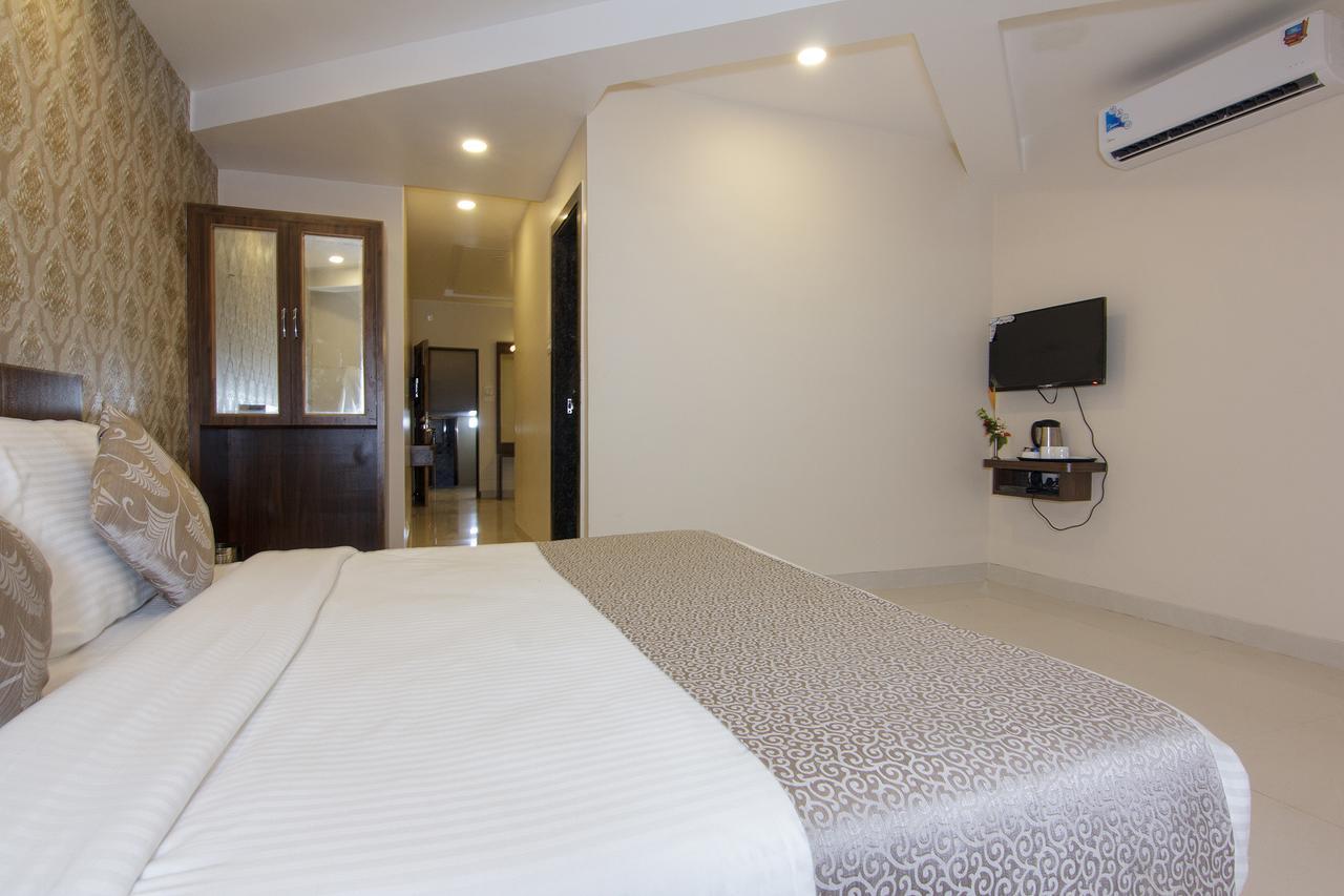 Strand Resort Lonavla Exterior foto