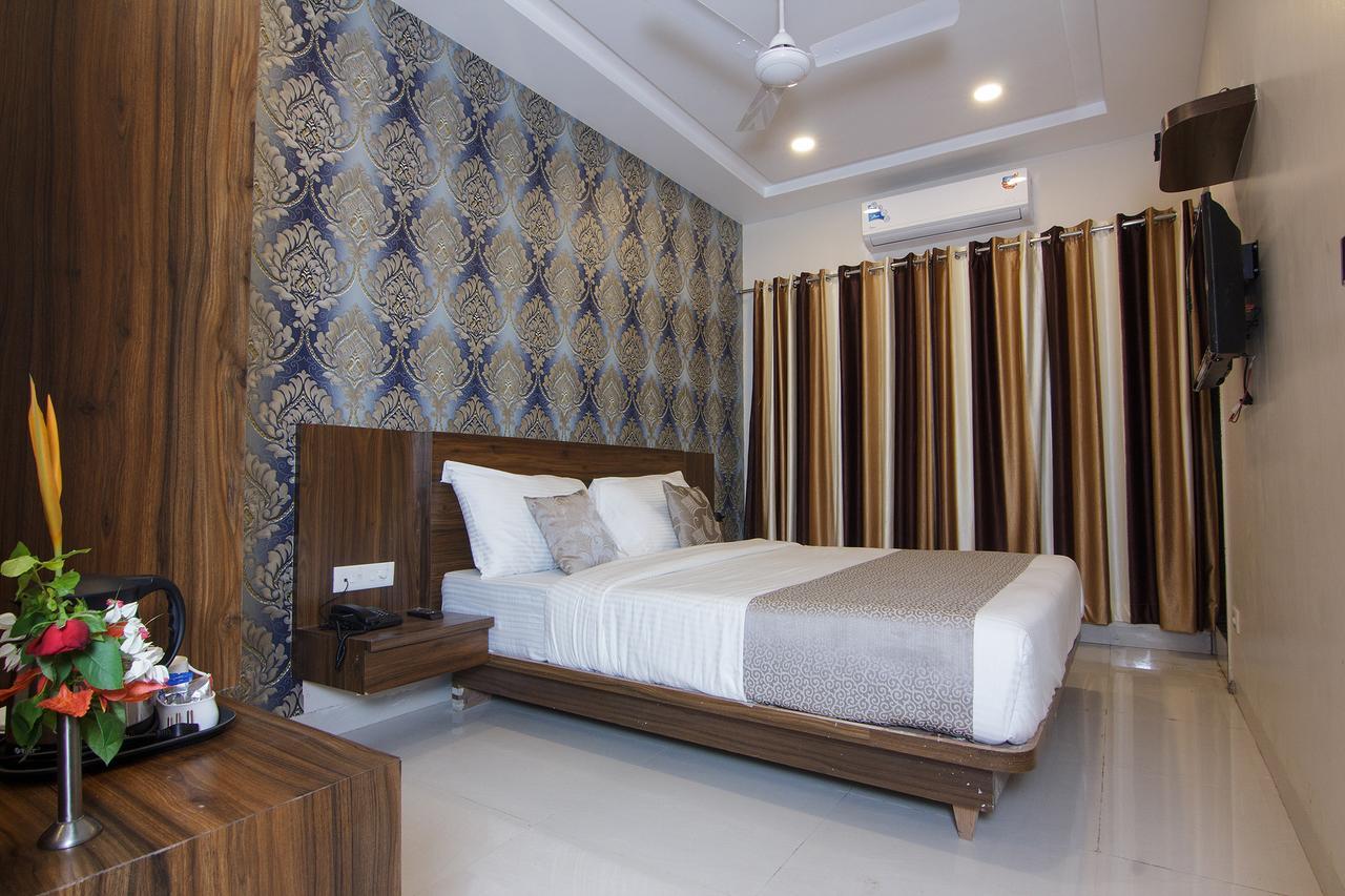 Strand Resort Lonavla Exterior foto