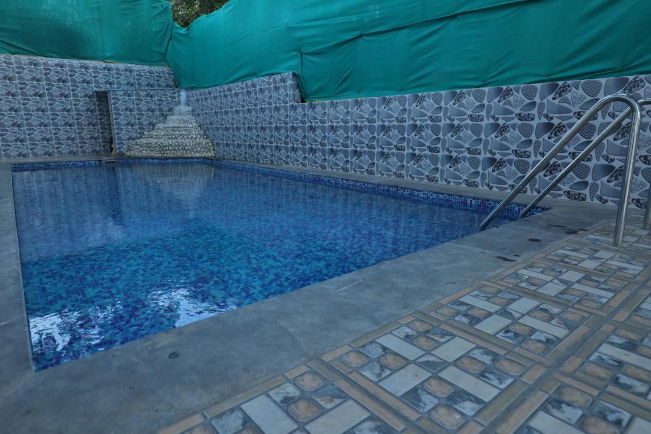 Strand Resort Lonavla Exterior foto